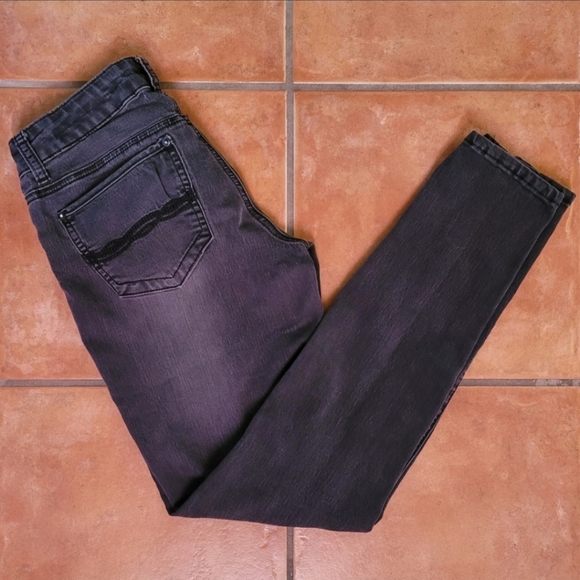 ⭐️ 2/$20⭐️ Indigo Rein Skinny Jeans Faded Black Stretch Soft Sz 5 juniors - Picture 1 of 10